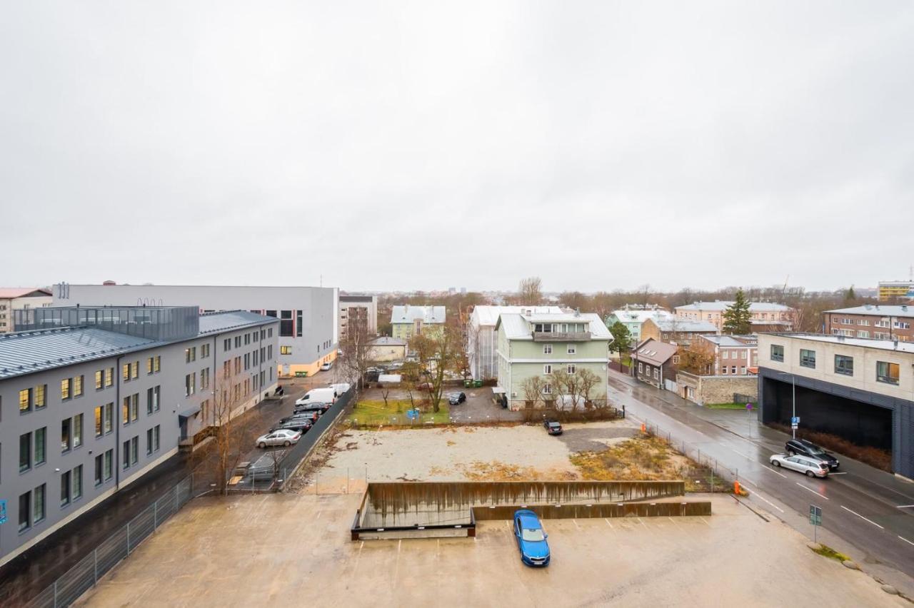 Двухкомнатная Квартира В Центре Города Talin Exterior foto
